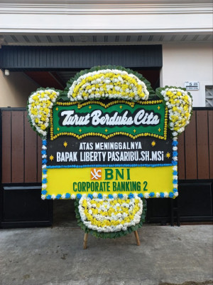 Papan Bunga Duka di Nusawungu