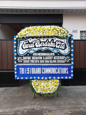 Papan Bunga Duka di Nusawungu